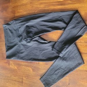 BLACK LULULEMON LEGGINGS WAIST 26 INCHES
